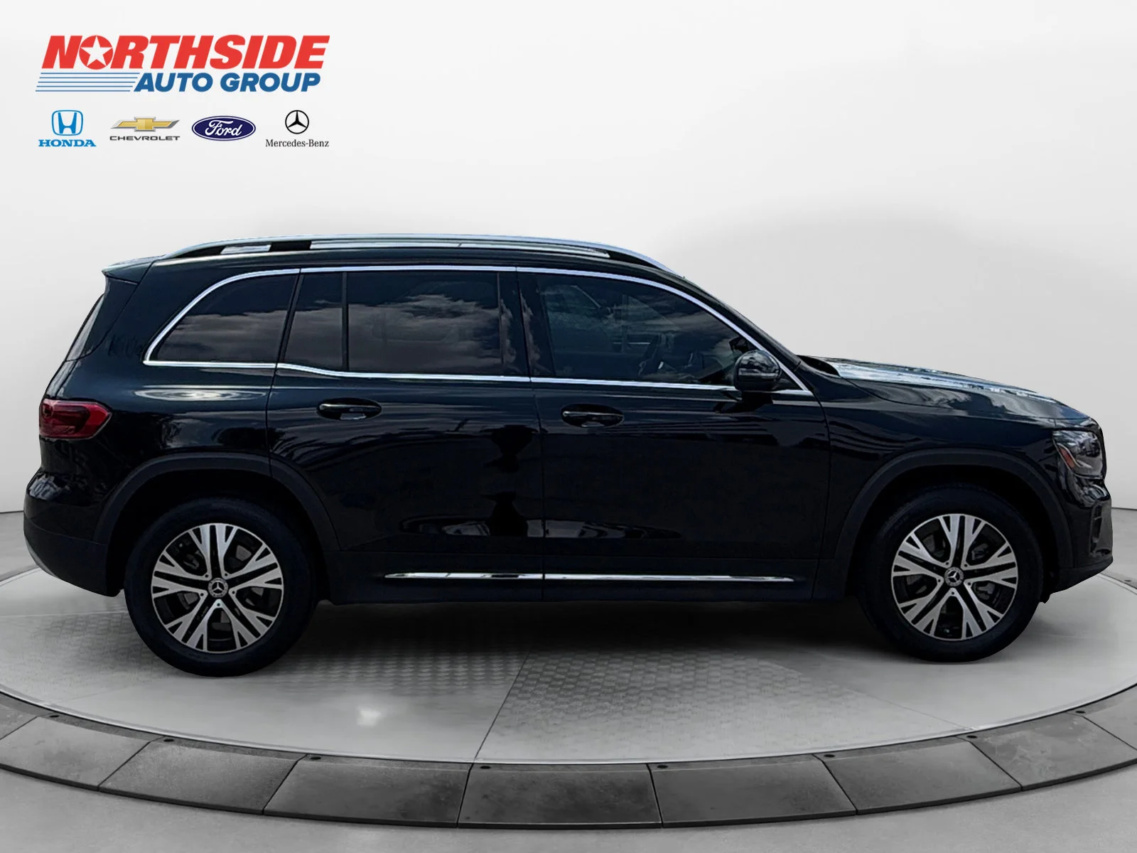Used 2026 Black Mercedes-Benz GLB 250 image 8