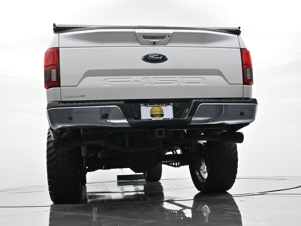 Used 2018 White Platinum Clearcoat Metallic Ford Lariat image 22