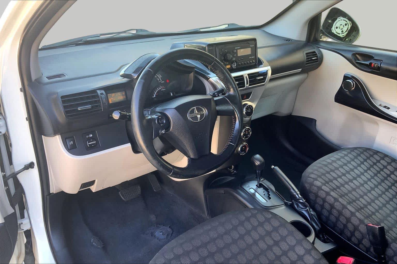 Used 2012 Blizzard Pearl Scion  image 15