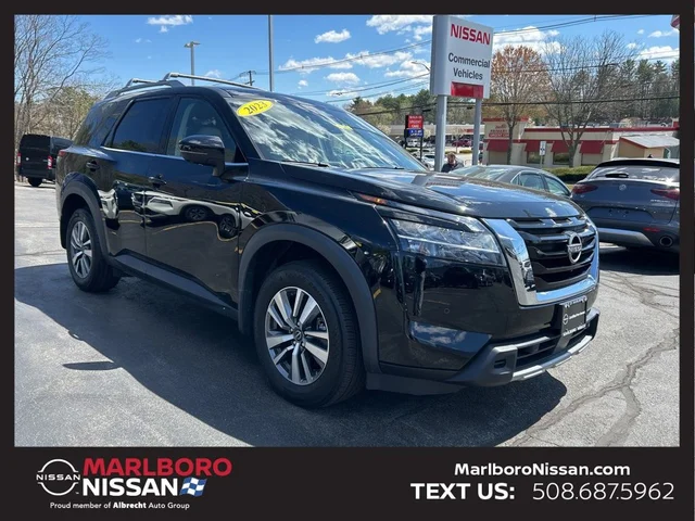 2023 Nissan Pathfinder SL
