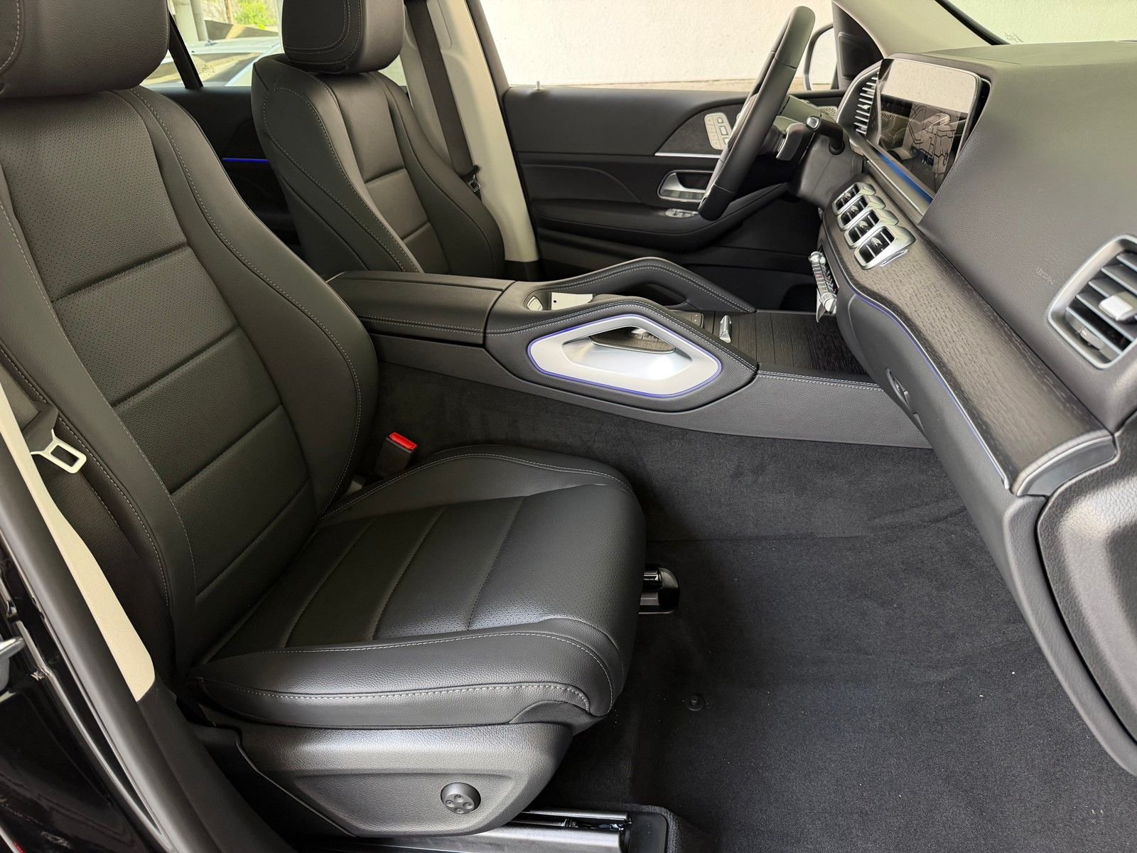 New 2026 Obsidian Black Metallic Mercedes-Benz GLE 350 image 16