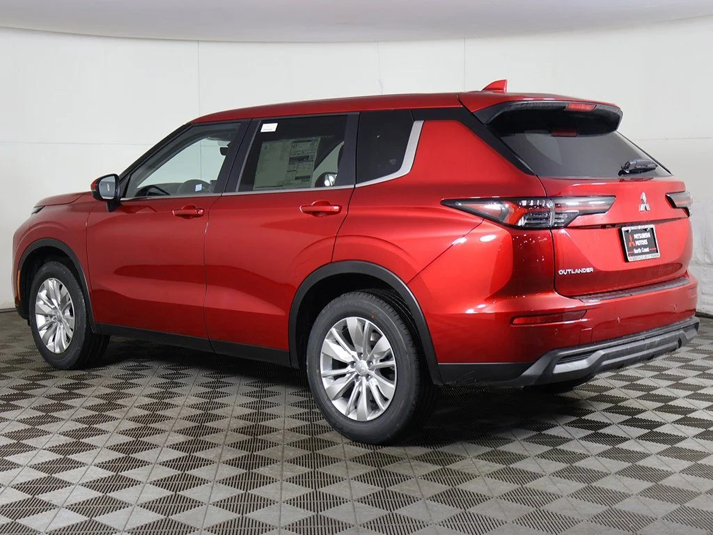 New 2026 Red Mitsubishi ES image 9