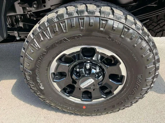 New 2027 Agate Black Metallic Ford F-250® XLT image 12