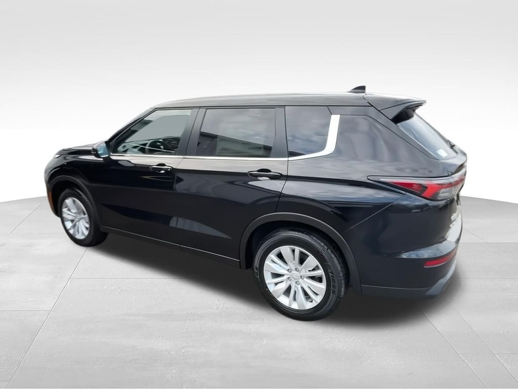 2026 Mitsubishi Outlander ES - Photo 6
