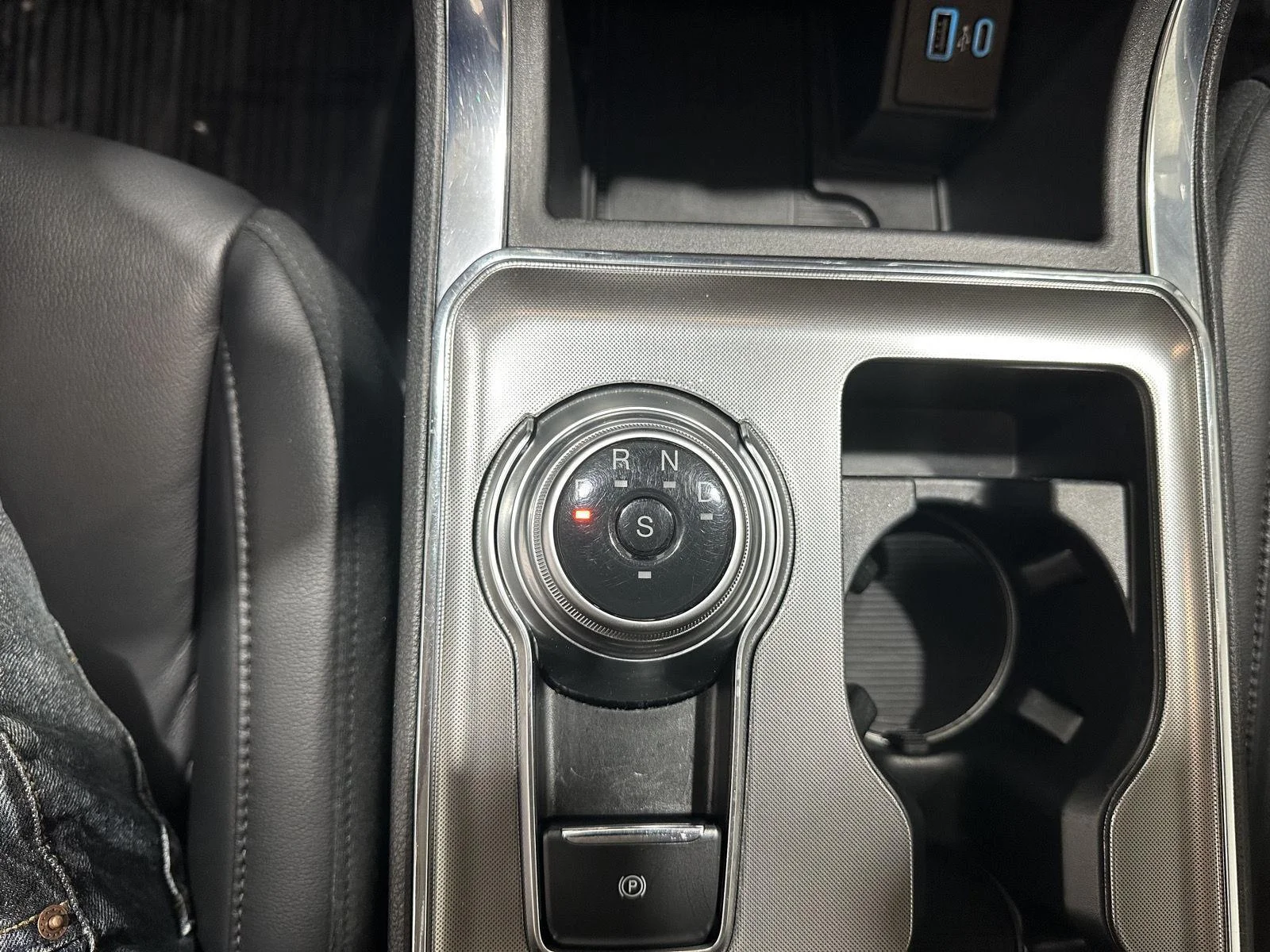 Used 2022 . Ford Titanium image 14