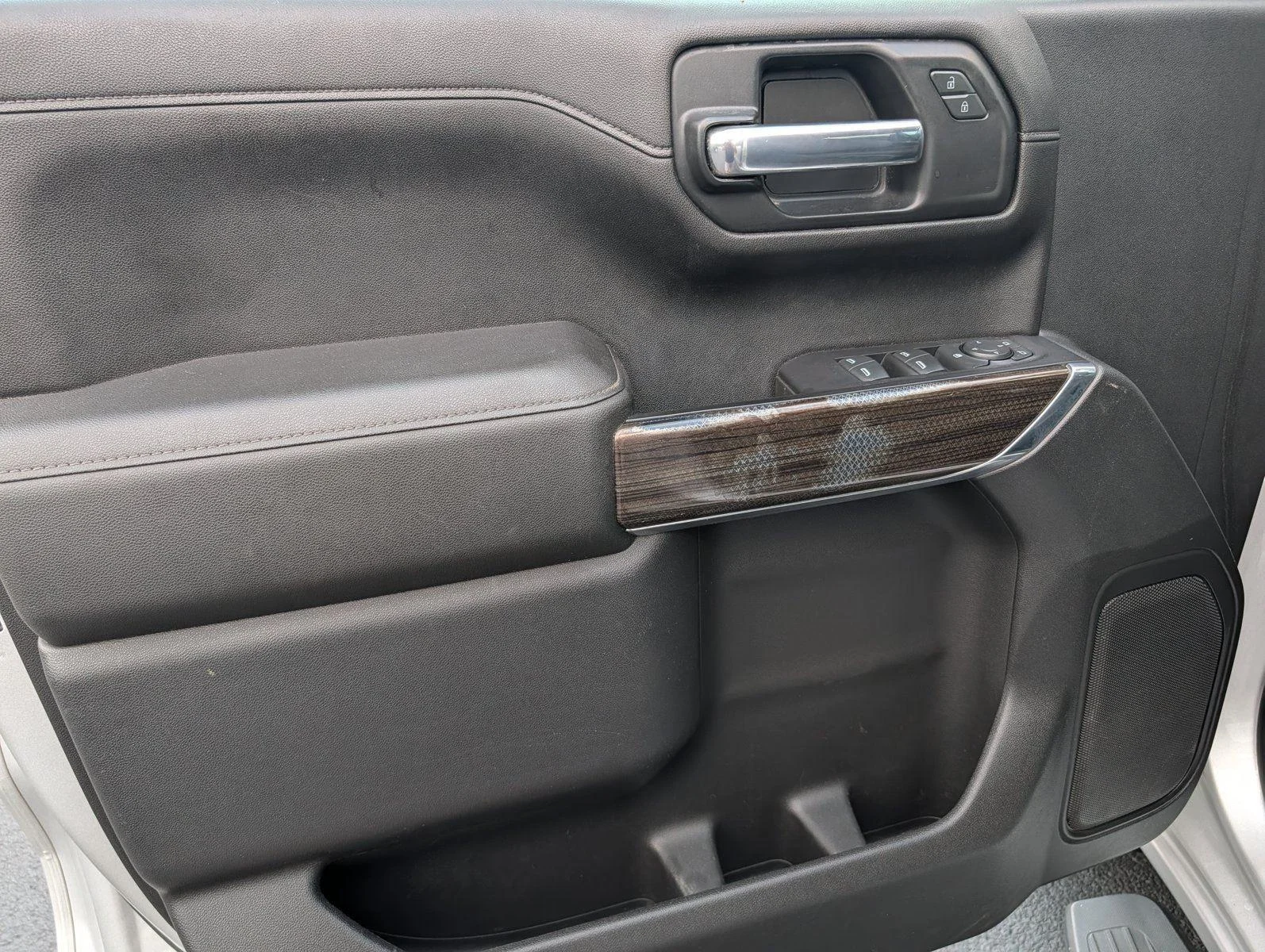 Used 2021 Silver Ice Metallic Chevrolet RST image 15