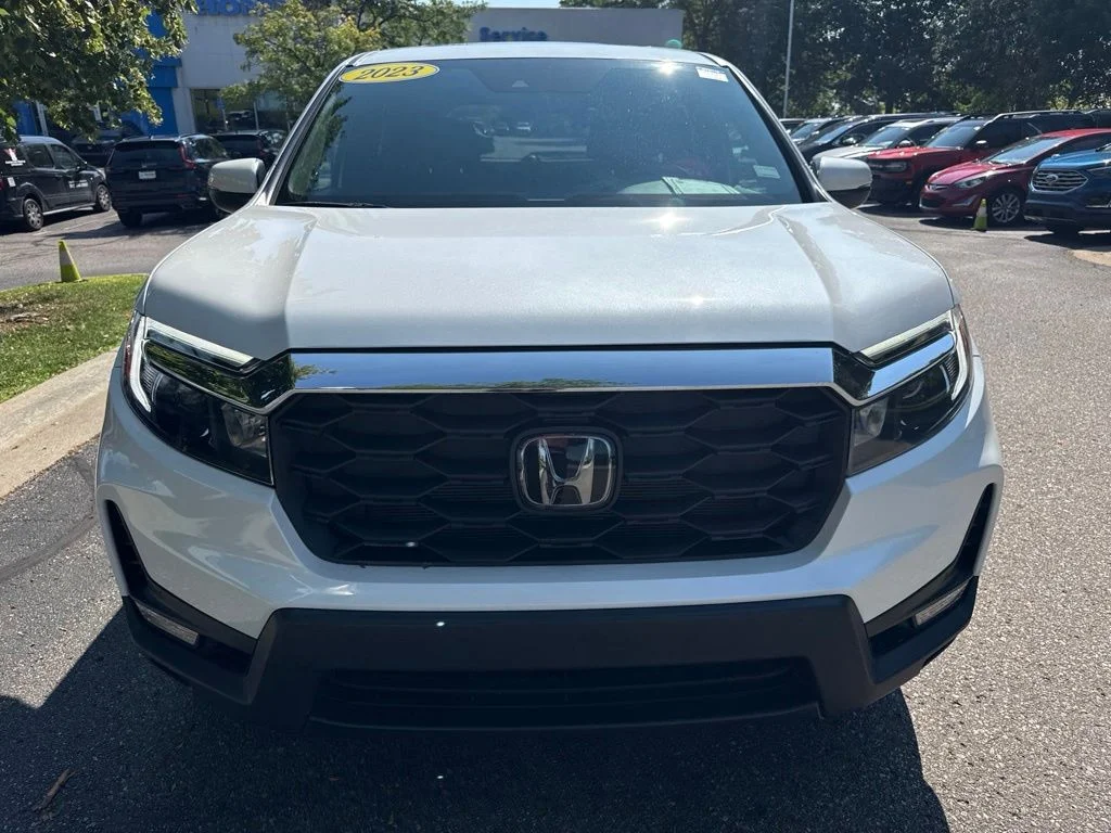 Used 2023 White Honda EX-L image 2