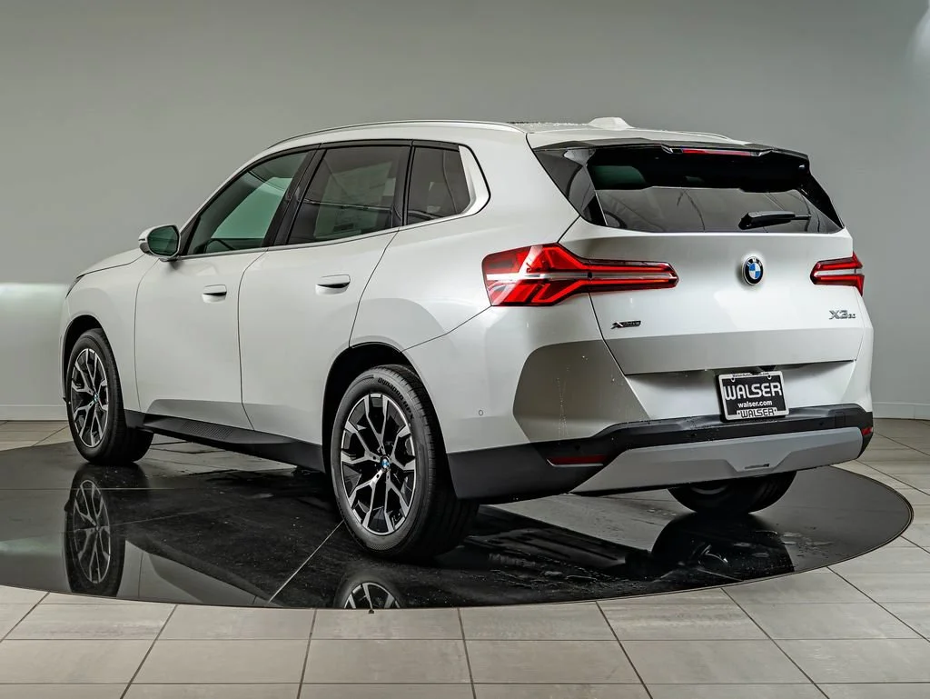 New 2026 Mineral White Metallic BMW 30 xDrive image 7