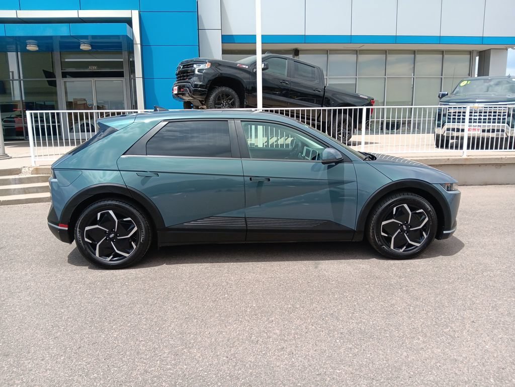 Used 2024 Digital Teal Hyundai SEL image 6