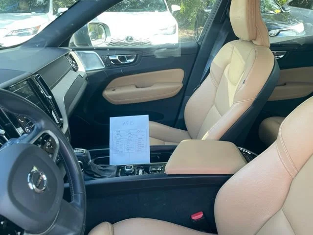 Used 2019 Gray Metallic Volvo Inscription image 9
