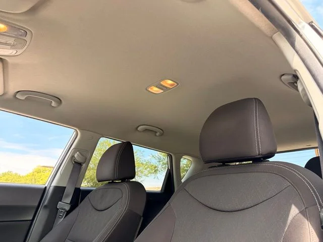 Used 2018 Silver Kia Base image 10