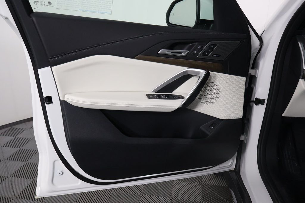 New 2027  BMW xDrive28i image 7