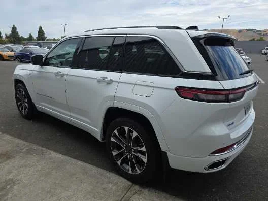Used 2022 Bright White Clearcoat Jeep Overland image 6