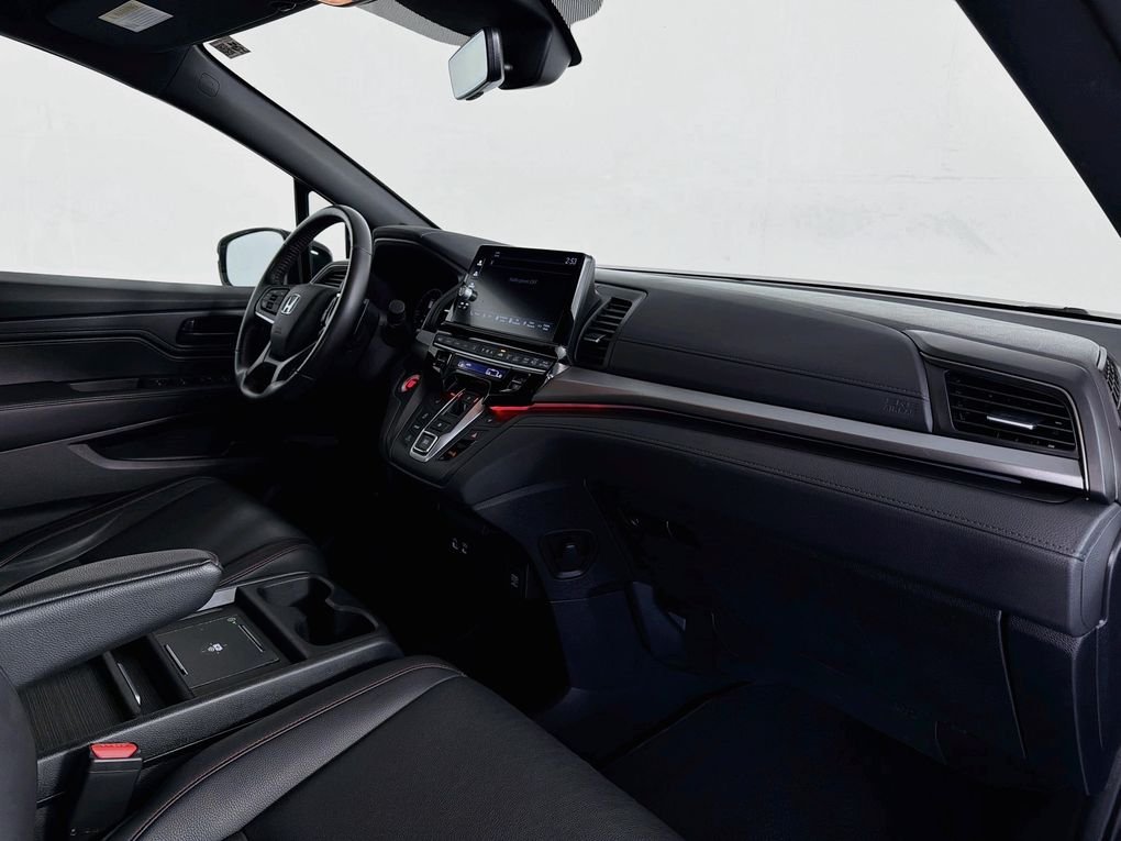 Used 2025  Honda Sport-L image 31