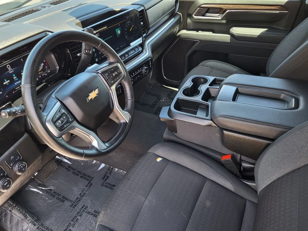 Used 2025 Summit White Chevrolet LT image 10