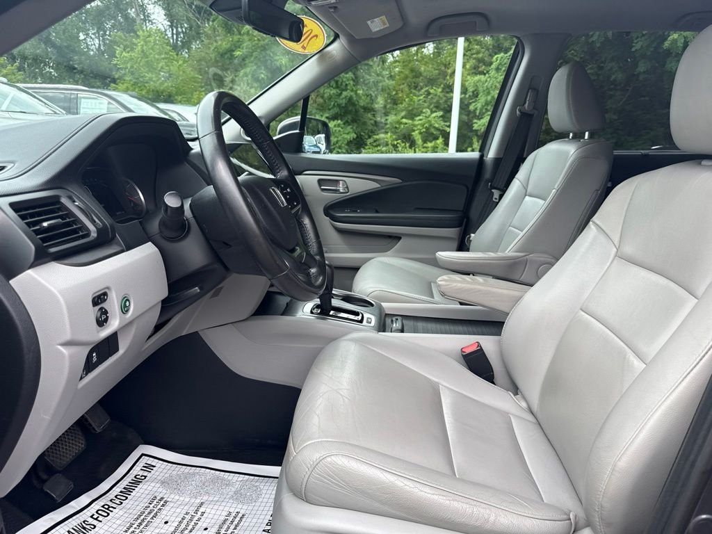 Used 2019 Gray Honda EX-L image 9