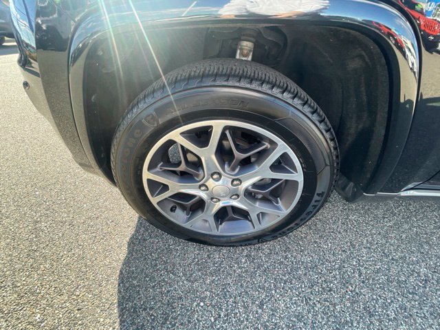 Used 2018 Diamond Black Jeep Limited image 36