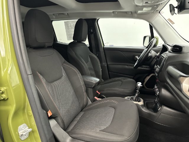 Used 2016 Green Jeep Latitude image 28