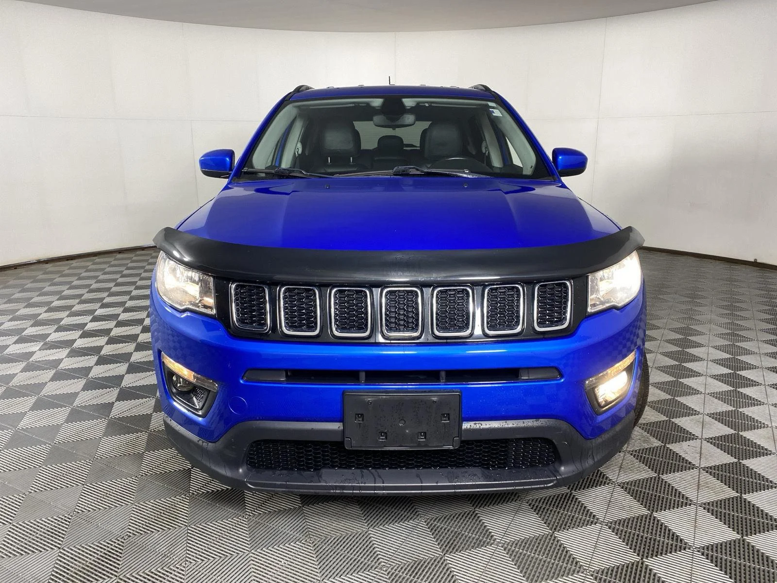 Used 2020 Laser Blue Pearlcoat Jeep Latitude image 2