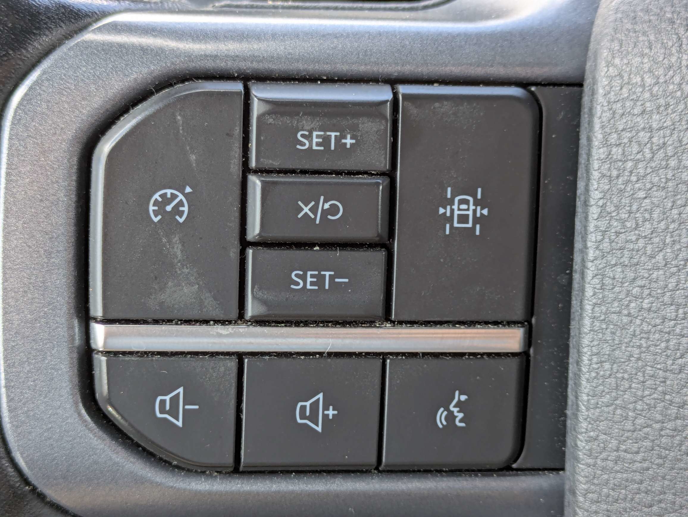 Used 2023 Silver Metallic Ford LARIAT image 30