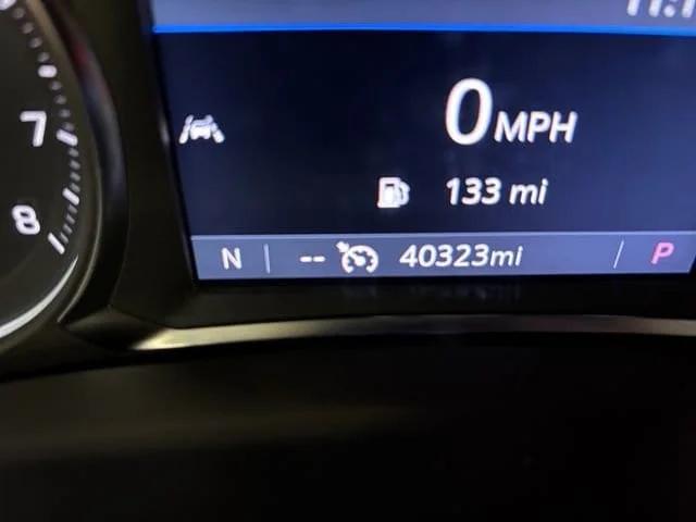 Used 2024 Sterling Metallic GMC SLT image 18