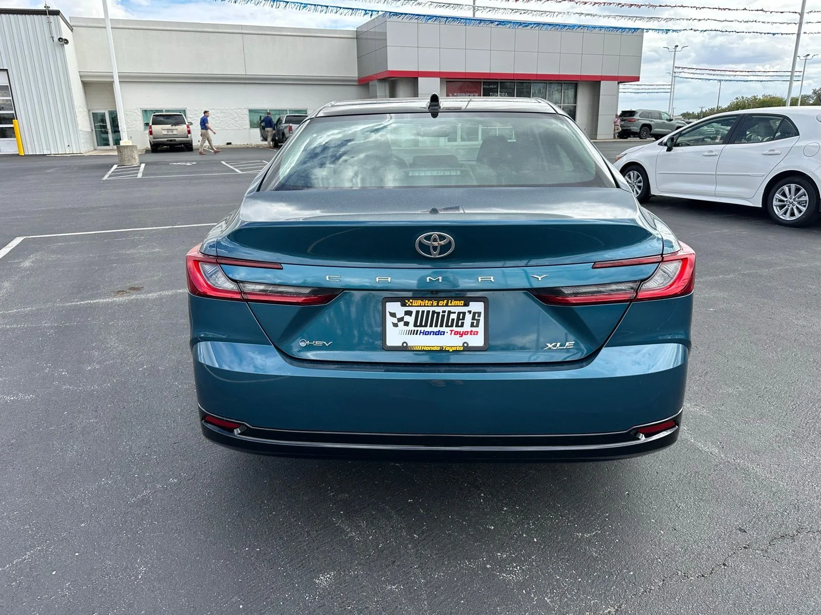 2026 Toyota Camry XLE - Photo 4