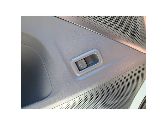 2025 Volkswagen Tiguan SE - Photo 33