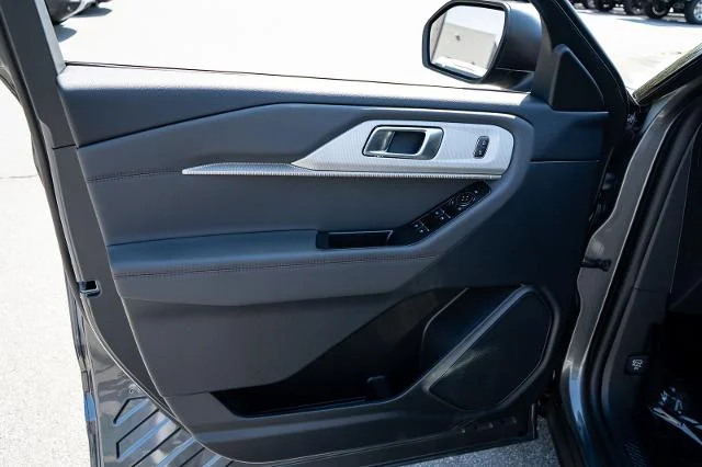 New 2026 Carbonized Gray Metallic Ford Active image 16