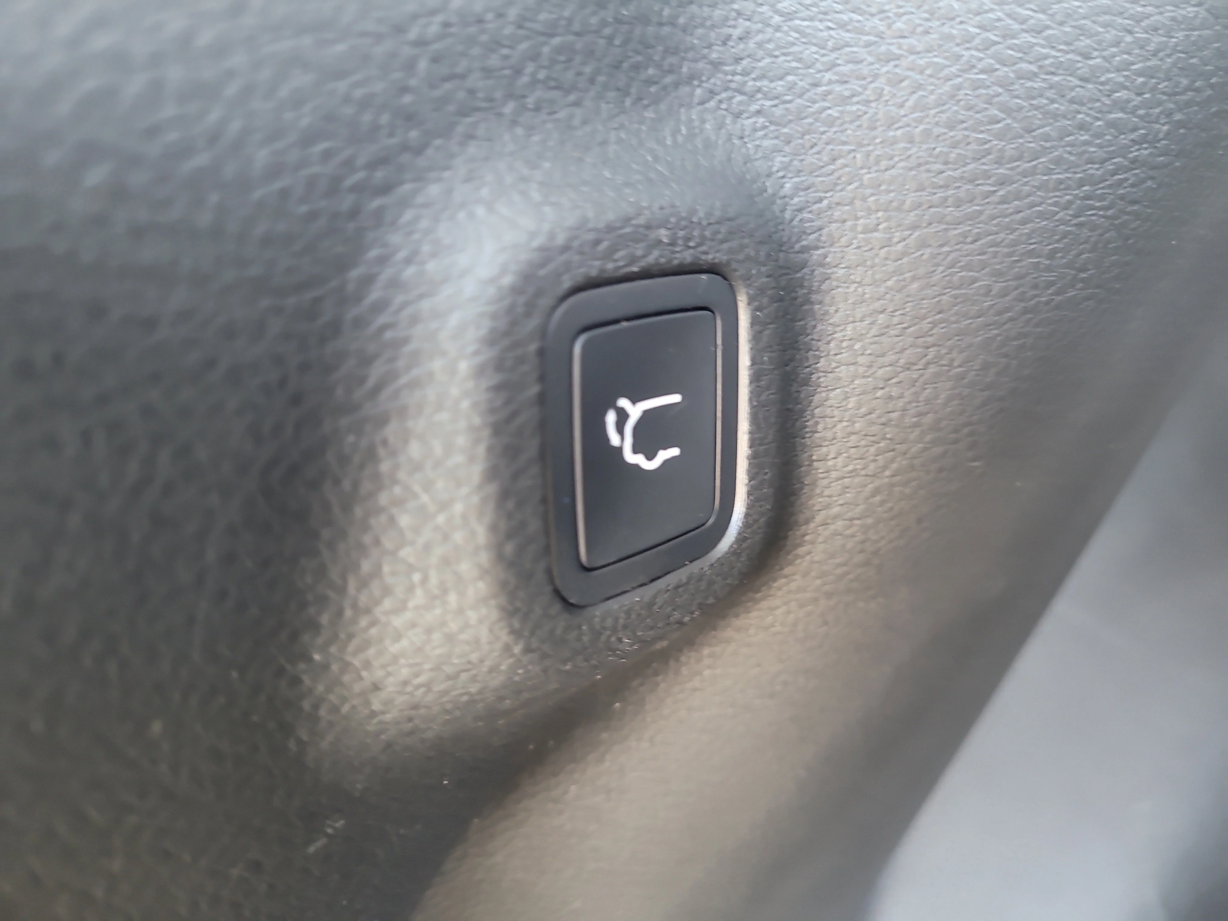 Used 2022 Diamond Black Crystal Pearlcoat Jeep Trailhawk image 11