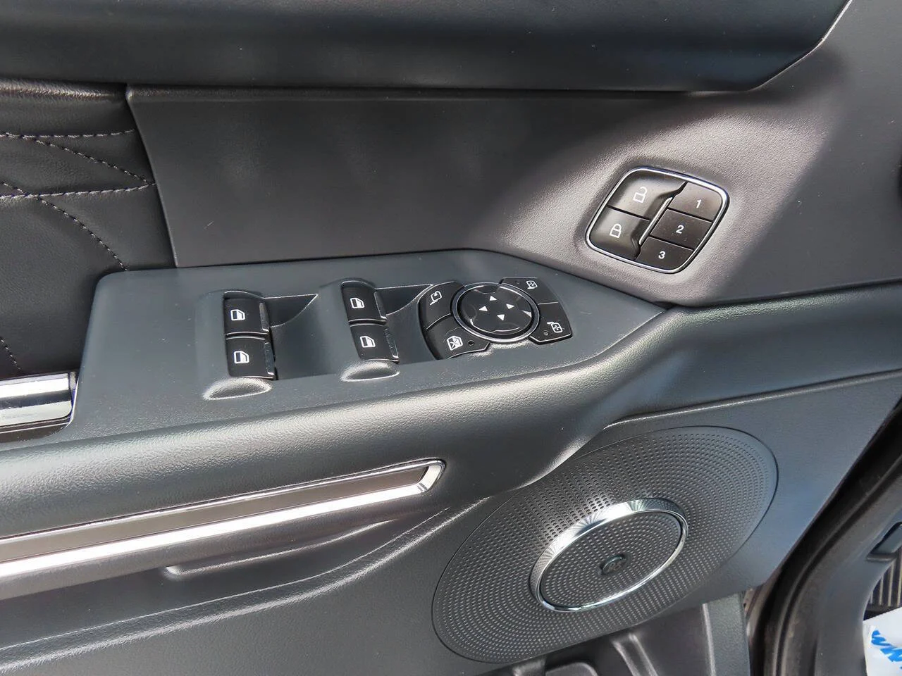 Used 2023 Agate Black Ford Platinum 4x4 4dr SUV image 14