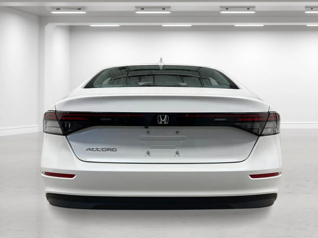 New 2026 Platinum White Pearl Honda LX image 4