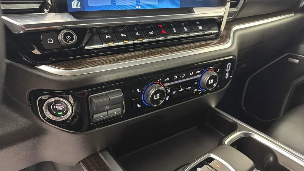 Used 2025 Summit White Chevrolet RST image 24