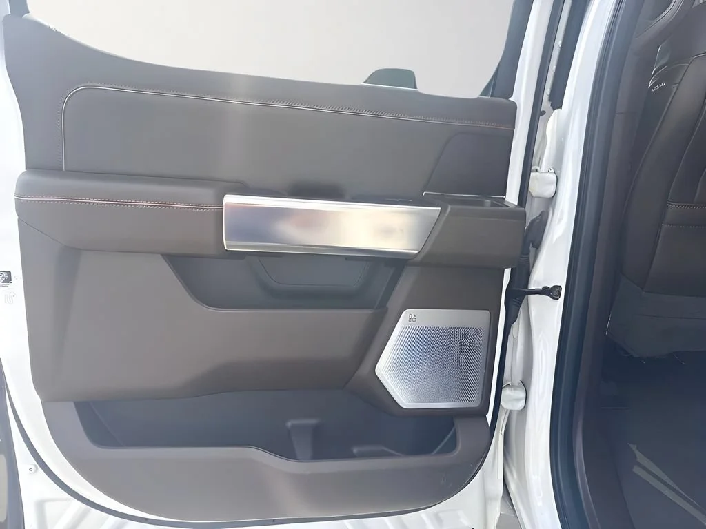 Used 2023  Ford XL image 36