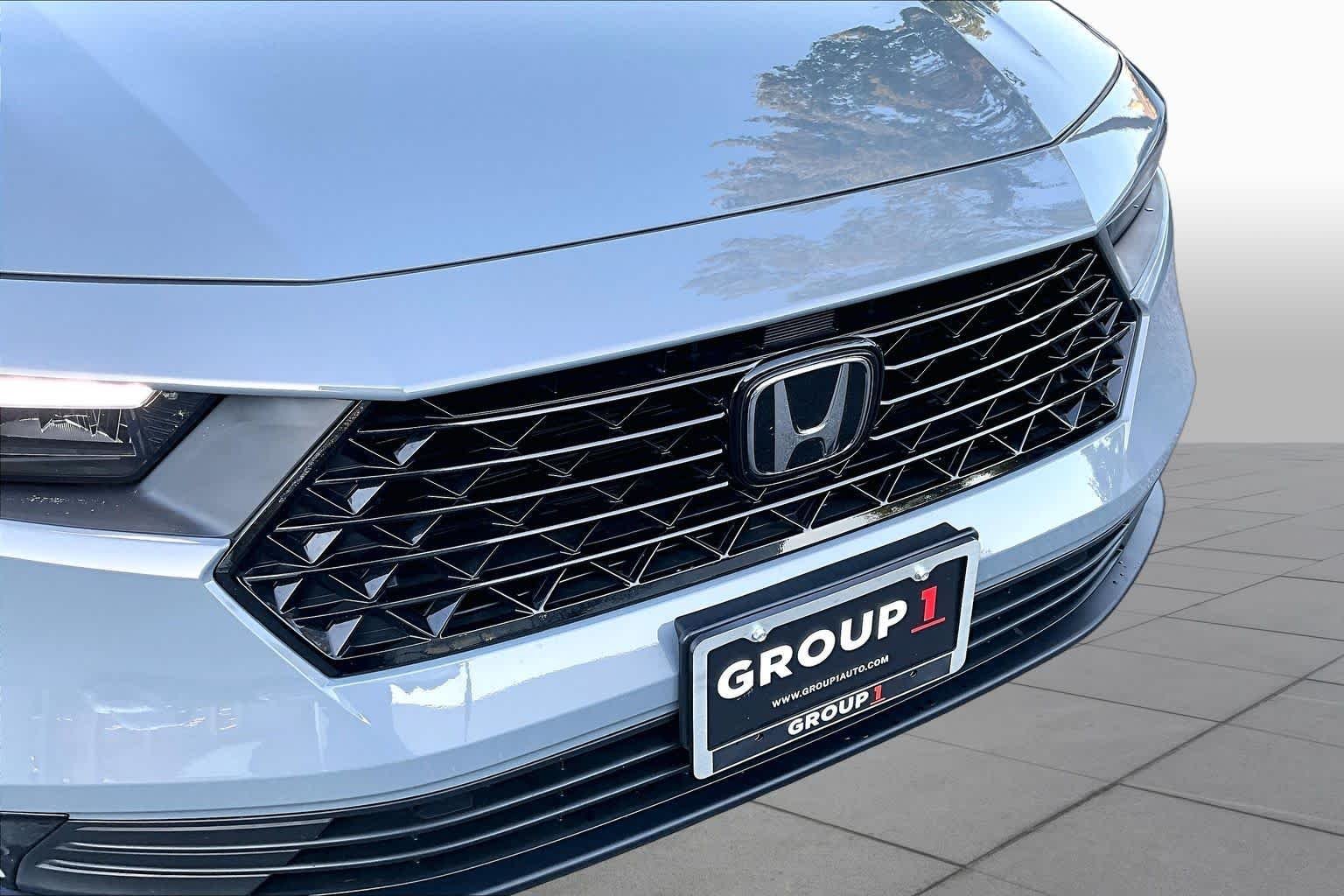Used 2026 Urban Gray Pearl Honda SE image 30