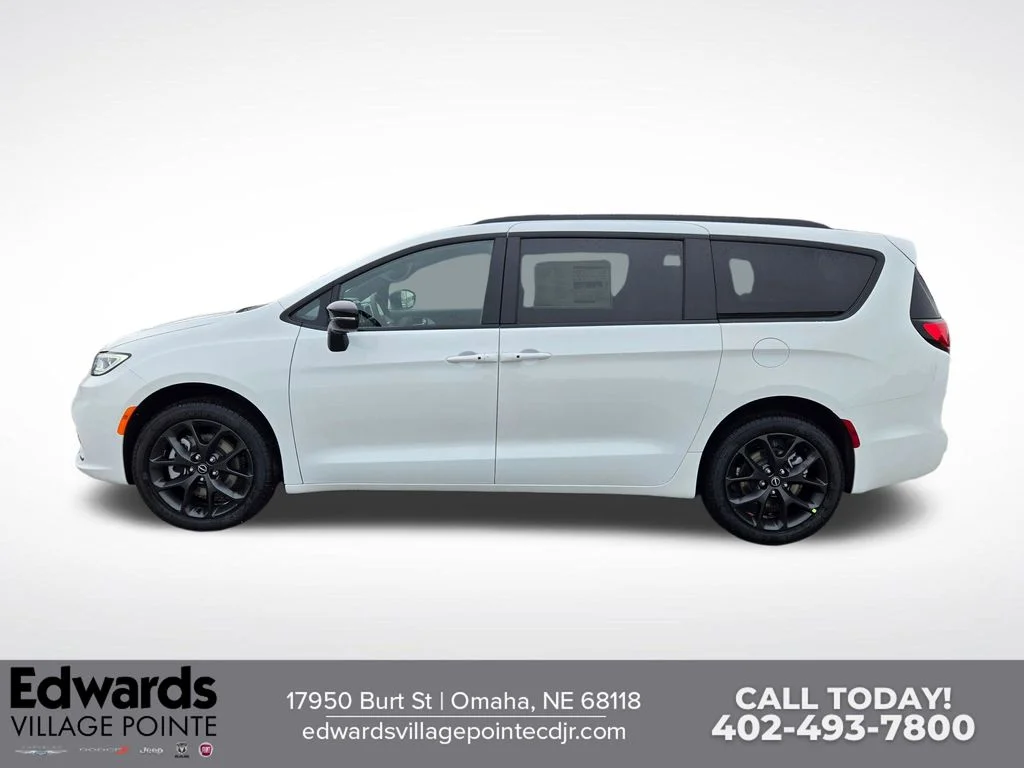New 2026 White Chrysler Limited image 6