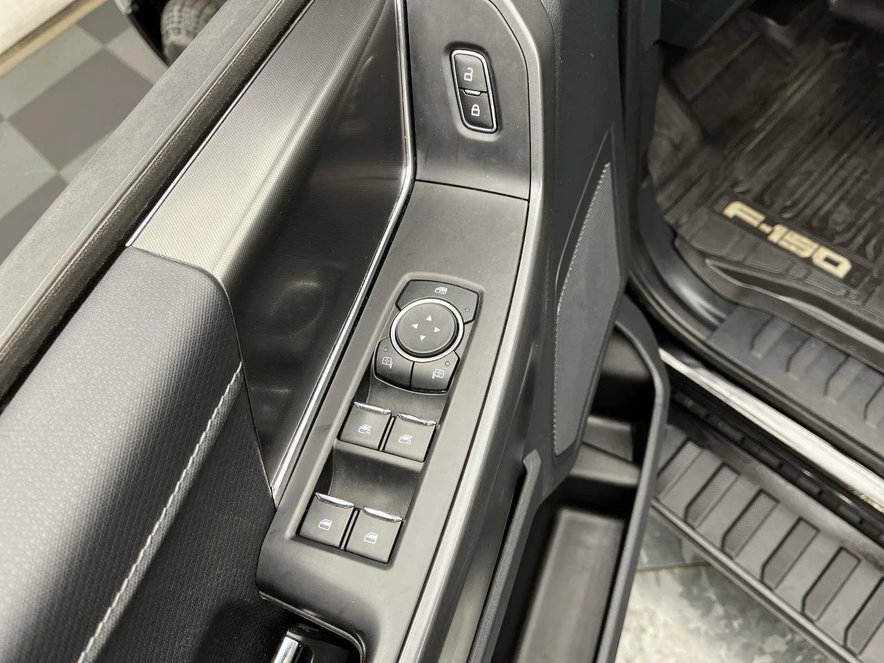 Used 2024 Black Ford XLT image 11