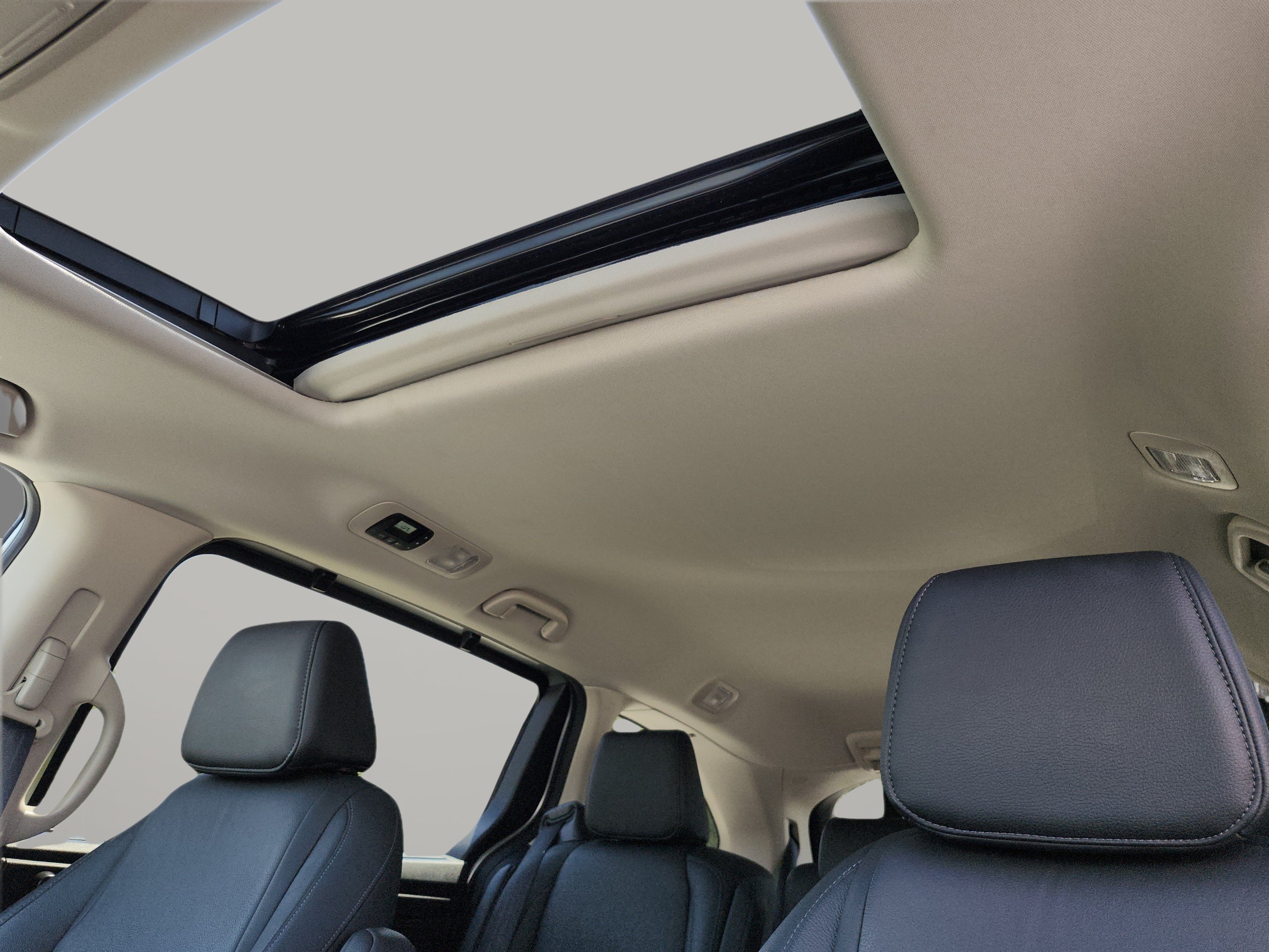 Used 2025 Silver Honda EX-L image 20
