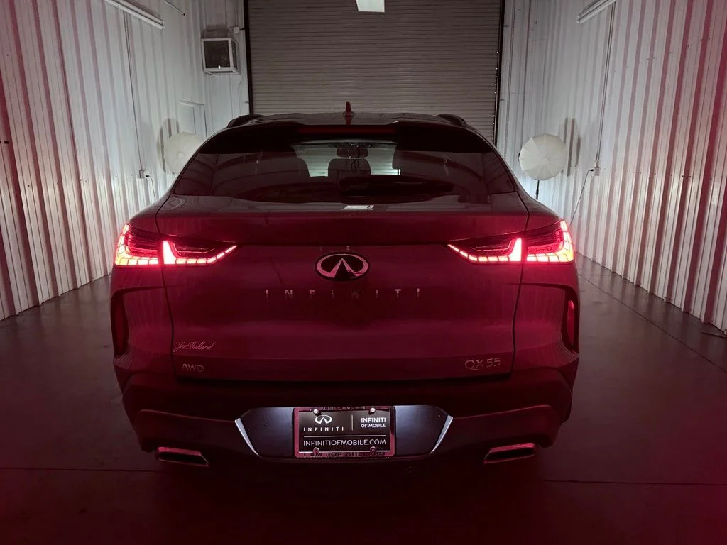 Used 2023 Gray INFINITI LUXE image 9