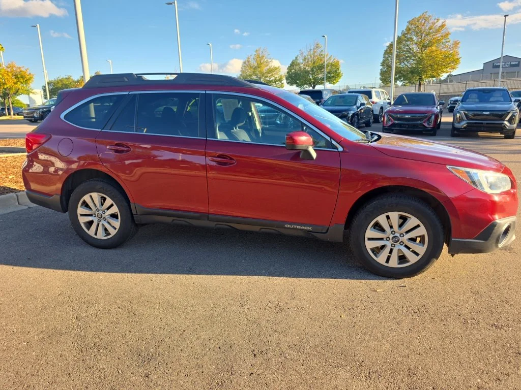 Used 2015 Red Subaru 2.5i Premium image 5