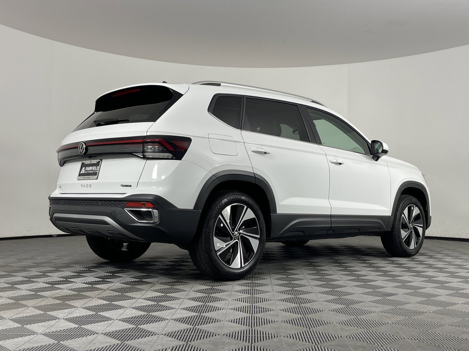 2025 Volkswagen Taos SE - Photo 17