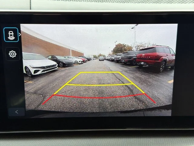 Used 2025 Black Hyundai SEL image 31