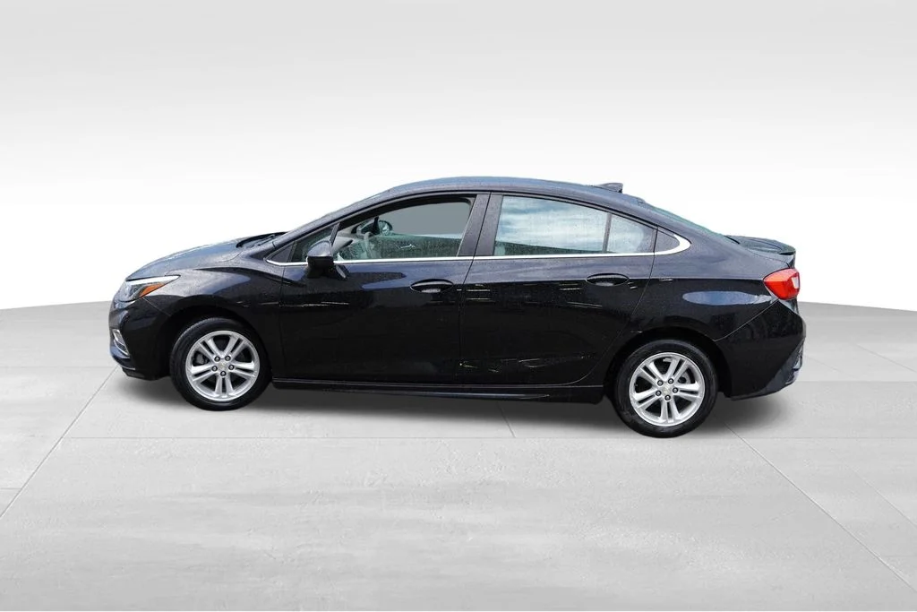 Used 2017 Mosaic Black Metallic Chevrolet LT image 9