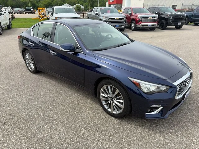 Used 2022 Grand Blue INFINITI LUXE image 10