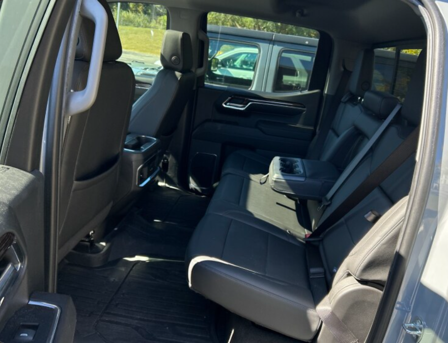 Used 2024 Gray GMC Elevation image 3