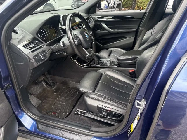 Used 2018 Blue BMW xDrive28i image 19