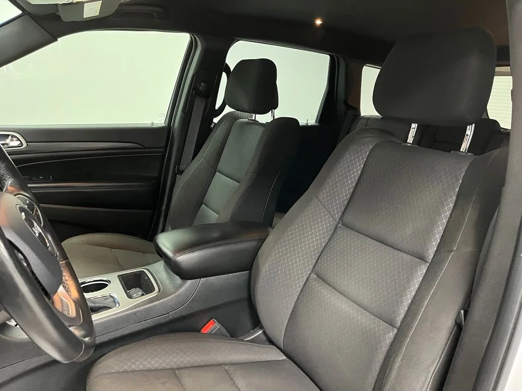Used 2020 White Jeep Laredo E image 22
