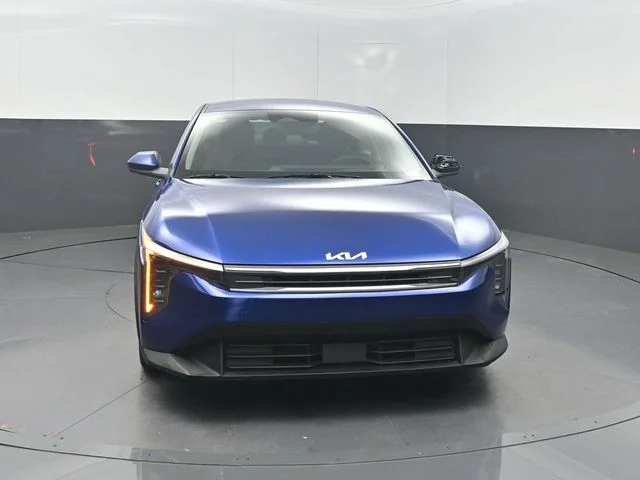 Used 2025 Blue Kia LXS image 28