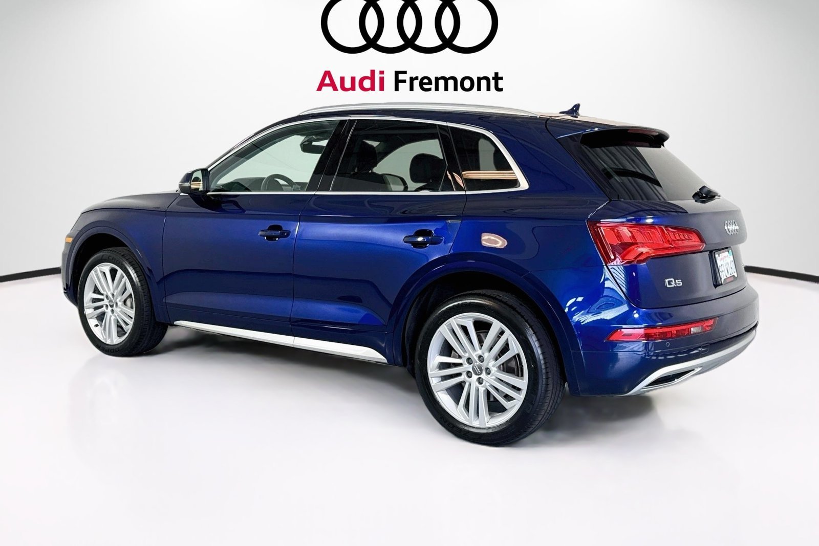 Used 2018 Navarra Blue Metal Audi Premium Plus image 8