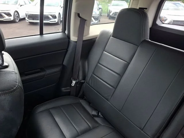 Used 2017 White Jeep Latitude image 19