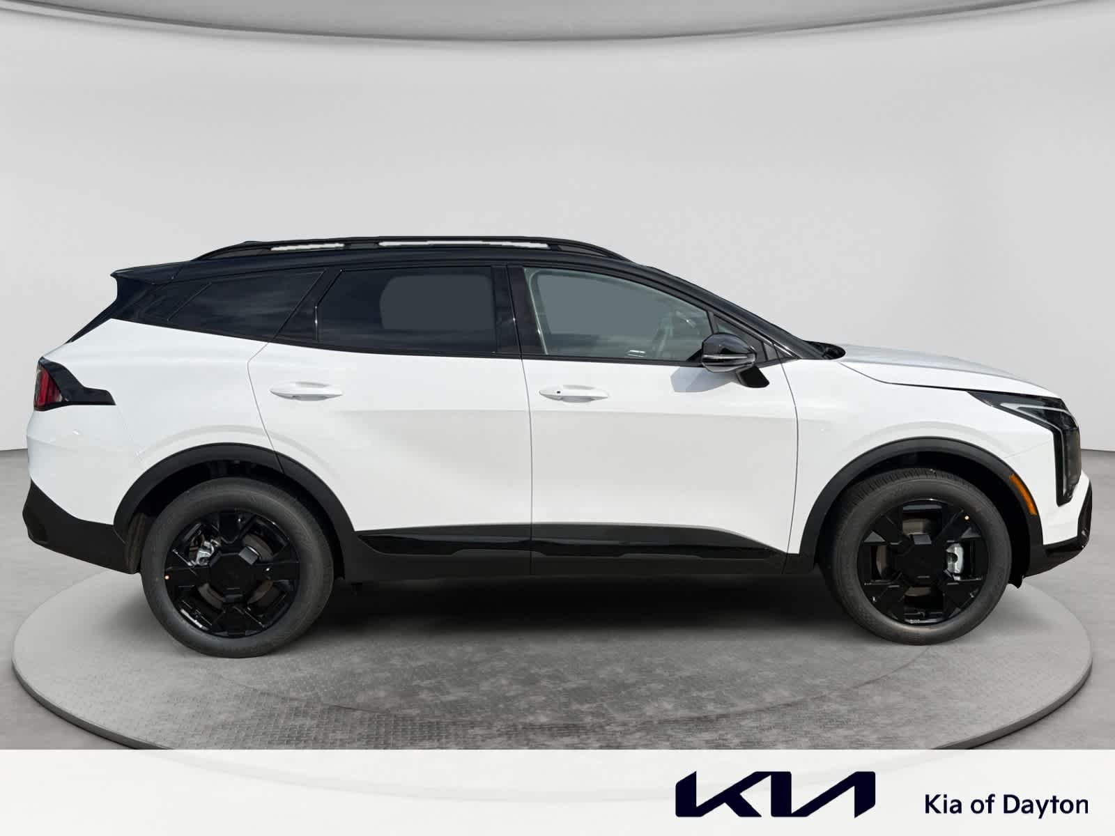 New 2027 Glacial White Pearl / Black Ro Kia X-Line image 4
